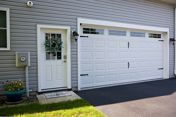 24/7 Emergency Garage Door Panel Replacement experts in Oak Hill, TN